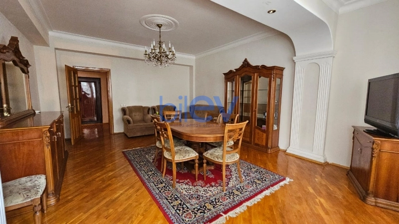 Aylıq Kirayə 4 otaqlı Yeni Tikili bina evi  178m², Bakı
