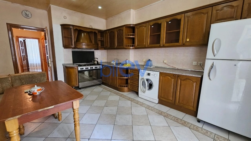 Aylıq Kirayə 4 otaqlı Yeni Tikili bina evi  178m², Bakı