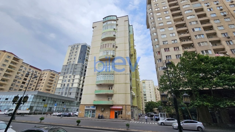 Aylıq Kirayə 4 otaqlı Yeni Tikili bina evi  178m², Bakı