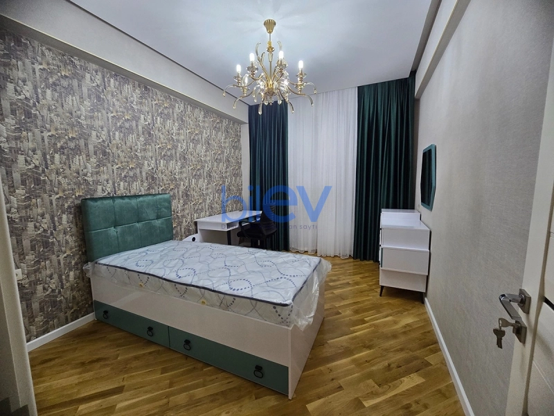 Aylıq Kirayə 3 otaqlı Yeni Tikili bina evi  105m², Bakı