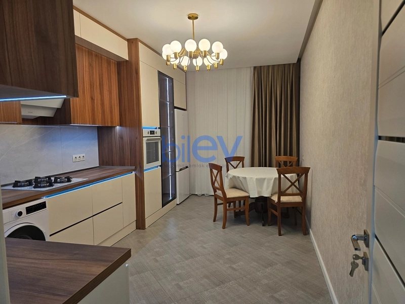 Aylıq Kirayə 3 otaqlı Yeni Tikili bina evi  105m², Bakı