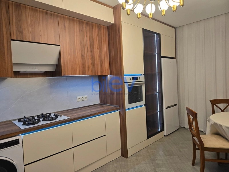 Aylıq Kirayə 3 otaqlı Yeni Tikili bina evi  105m², Bakı
