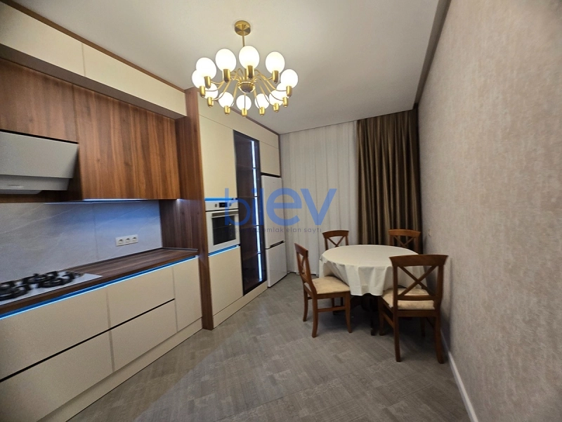 Aylıq Kirayə 3 otaqlı Yeni Tikili bina evi  105m², Bakı