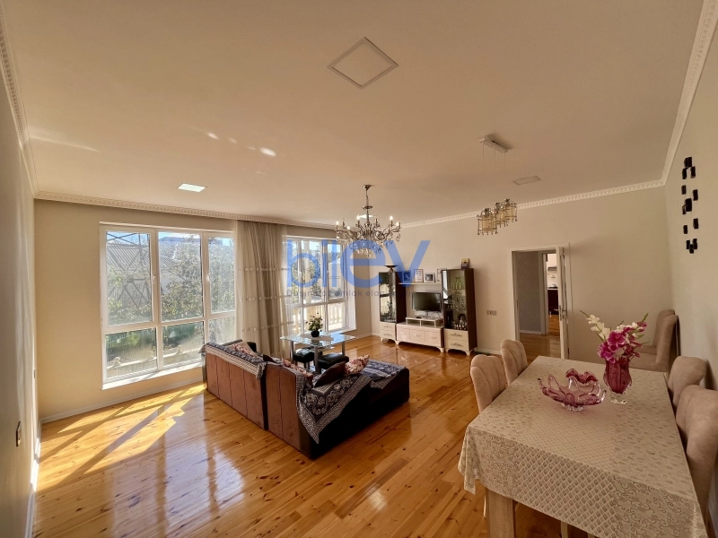 Satış 7 otaqlı Həyət evi  370m², Xırdalan