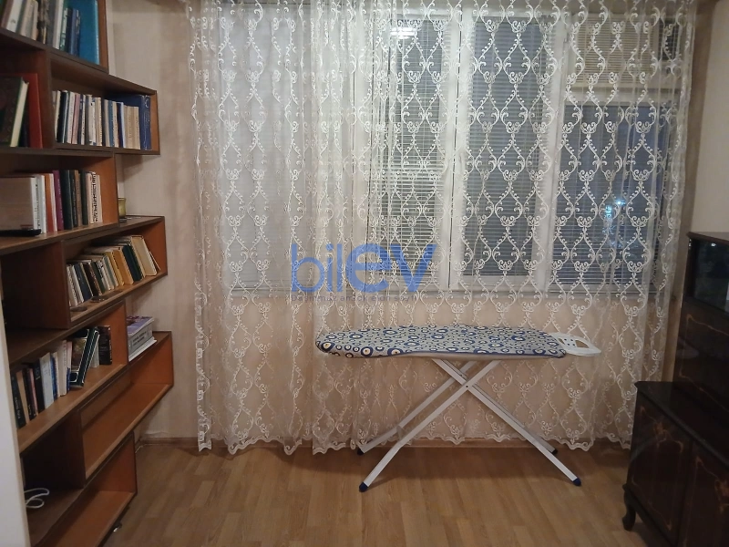 Aylıq Kirayə 2 otaqlı Köhnə Tikili bina evi  90m², Bakı