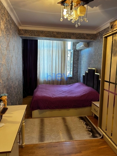 Satış 3 otaqlı Köhnə Tikili bina evi  100m², Bakı