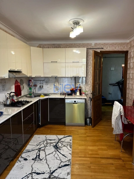 Satış 3 otaqlı Köhnə Tikili bina evi  100m², Bakı