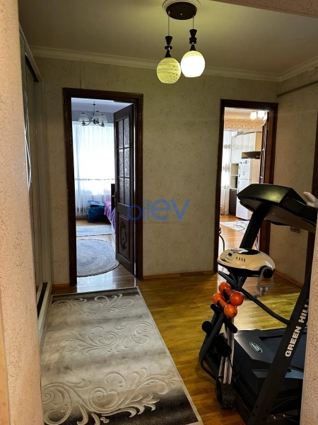 Satış 3 otaqlı Köhnə Tikili bina evi  100m², Bakı