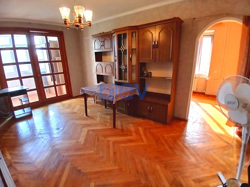 Satış 2 otaqlı Köhnə Tikili bina evi  55m², Bakı