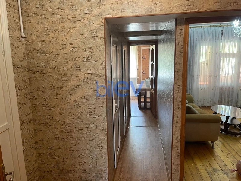 Aylıq Kirayə 2 otaqlı Köhnə Tikili bina evi  65m², Bakı