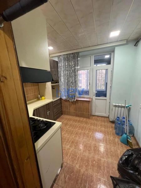 Aylıq Kirayə 2 otaqlı Köhnə Tikili bina evi  65m², Bakı