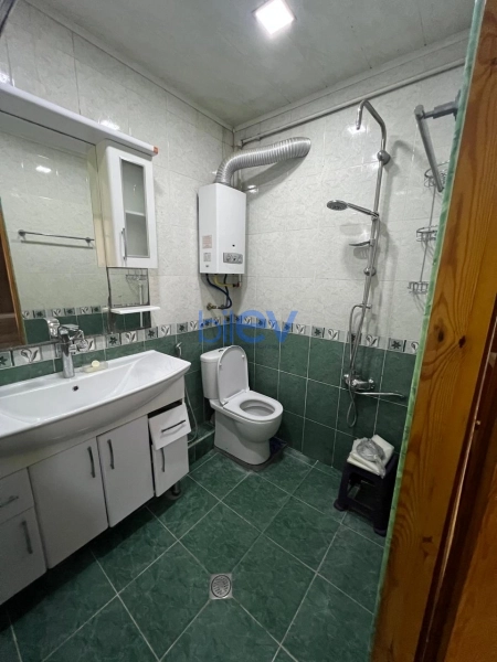 Aylıq Kirayə 2 otaqlı Köhnə Tikili bina evi  65m², Bakı