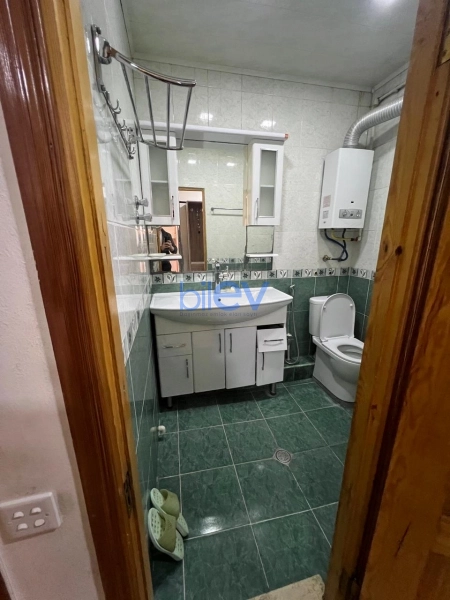 Aylıq Kirayə 2 otaqlı Köhnə Tikili bina evi  65m², Bakı