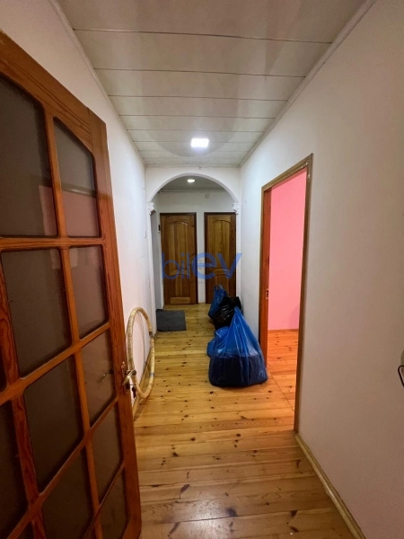 Aylıq Kirayə 2 otaqlı Köhnə Tikili bina evi  65m², Bakı