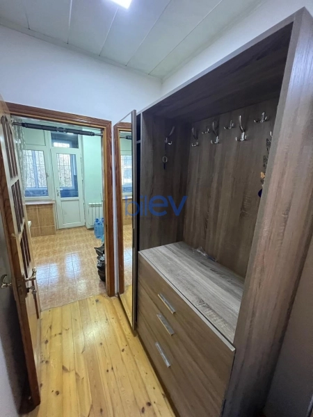 Aylıq Kirayə 2 otaqlı Köhnə Tikili bina evi  65m², Bakı