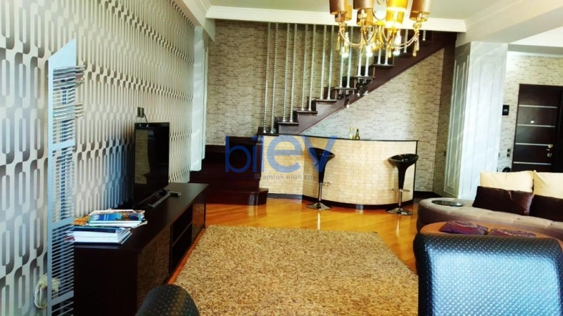 Aylıq Kirayə 4 otaqlı Yeni Tikili bina evi  189m², Bakı