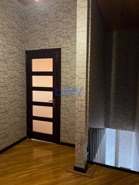 Aylıq Kirayə 4 otaqlı Yeni Tikili bina evi  189m², Bakı