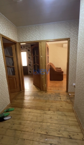 Satış 3 otaqlı Köhnə Tikili bina evi  74m², Bakı