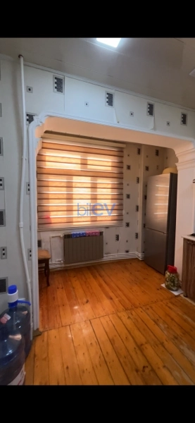 Satış 3 otaqlı Köhnə Tikili bina evi  74m², Bakı