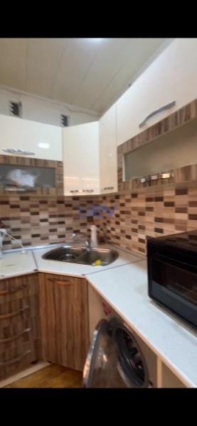 Satış 3 otaqlı Köhnə Tikili bina evi  74m², Bakı