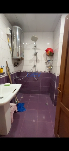 Satış 3 otaqlı Köhnə Tikili bina evi  74m², Bakı