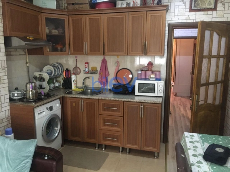 Aylıq Kirayə 2 otaqlı Köhnə Tikili bina evi  60m², Bakı
