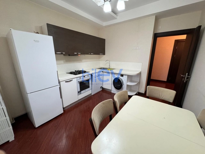 Aylıq Kirayə 2 otaqlı Yeni Tikili bina evi  77m², Bakı