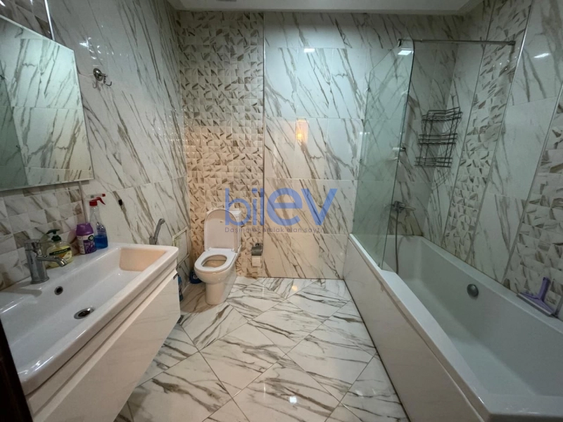 Aylıq Kirayə 2 otaqlı Yeni Tikili bina evi  77m², Bakı