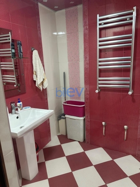 Aylıq Kirayə 3 otaqlı Yeni Tikili bina evi  134m², Bakı