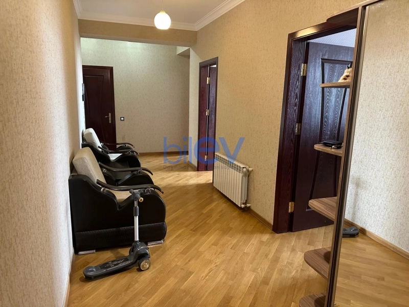 Aylıq Kirayə 3 otaqlı Yeni Tikili bina evi  134m², Bakı