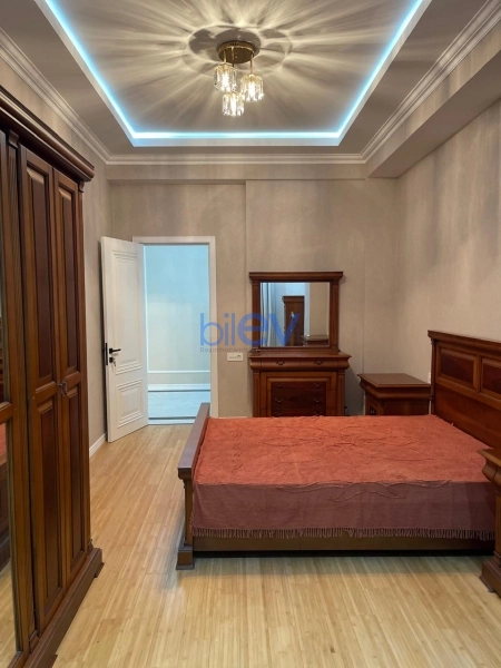Aylıq Kirayə 2 otaqlı Köhnə Tikili bina evi  95m², Bakı