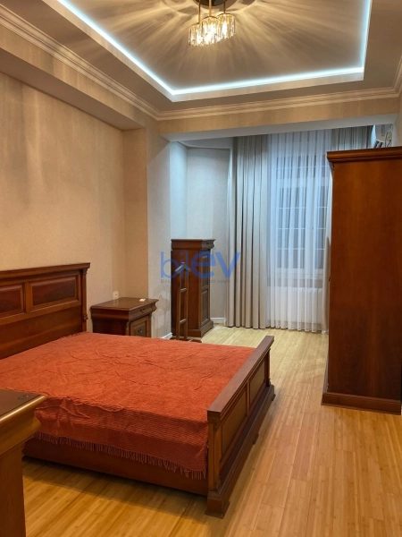 Aylıq Kirayə 2 otaqlı Köhnə Tikili bina evi  95m², Bakı