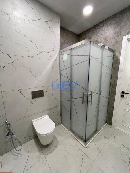 Aylıq Kirayə 2 otaqlı Köhnə Tikili bina evi  95m², Bakı