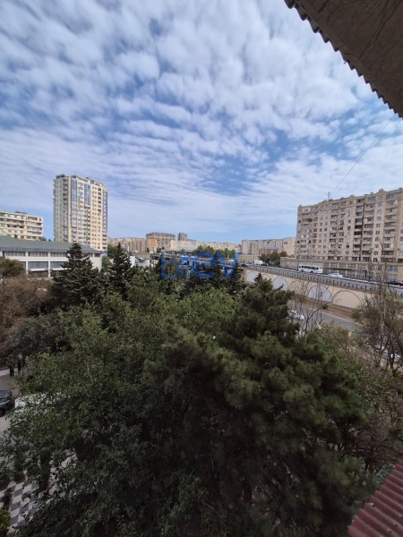 Satış 3 otaqlı Köhnə Tikili bina evi  67m², Bakı