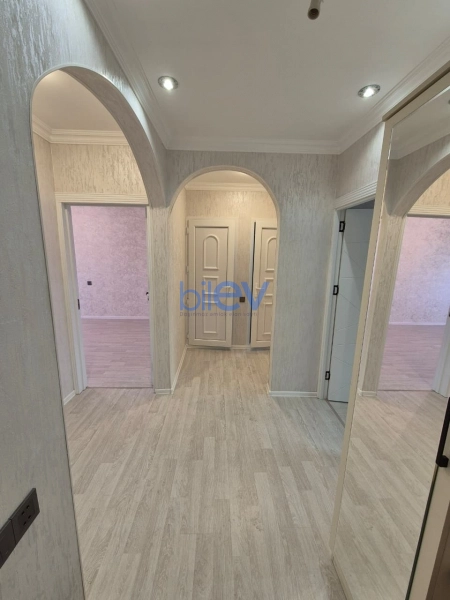 Satış 3 otaqlı Köhnə Tikili bina evi  67m², Bakı