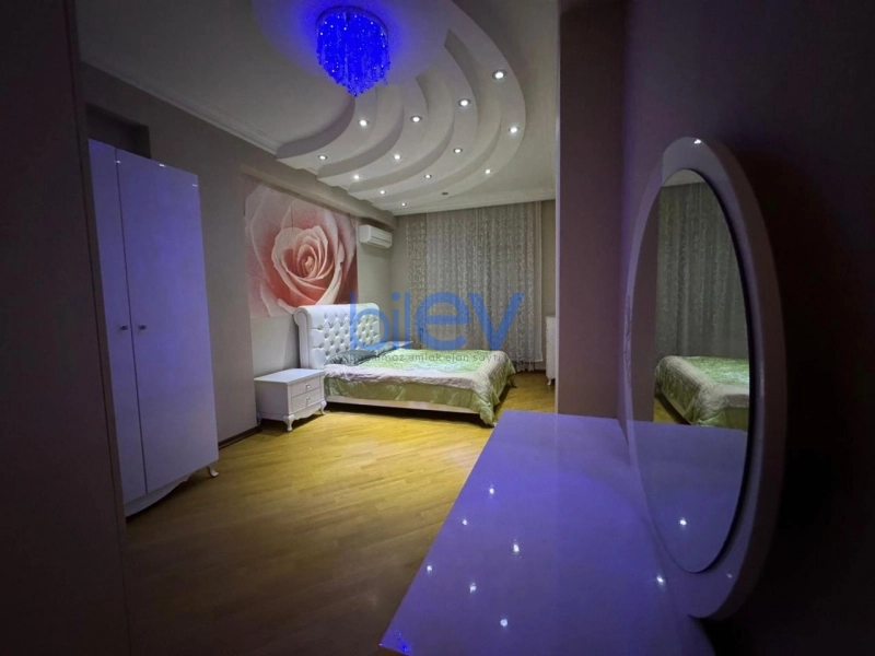 Aylıq Kirayə 3 otaqlı Yeni Tikili bina evi  137m², Bakı