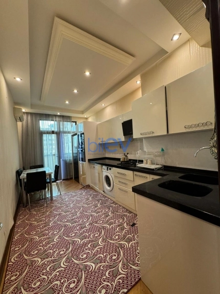 Aylıq Kirayə 3 otaqlı Yeni Tikili bina evi  137m², Bakı