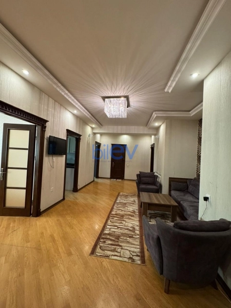 Aylıq Kirayə 3 otaqlı Yeni Tikili bina evi  137m², Bakı