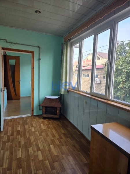 Aylıq Kirayə 3 otaqlı Köhnə Tikili bina evi  60m², Bakı