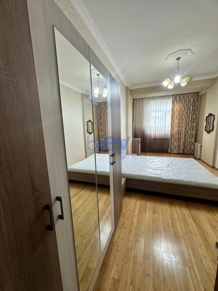 Aylıq Kirayə 2 otaqlı Yeni Tikili bina evi  88m², Bakı