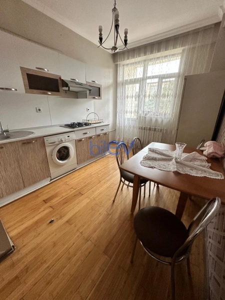 Aylıq Kirayə 2 otaqlı Yeni Tikili bina evi  88m², Bakı