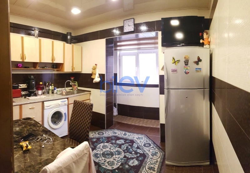 Satış 3 otaqlı Köhnə Tikili bina evi  8m², Bakı