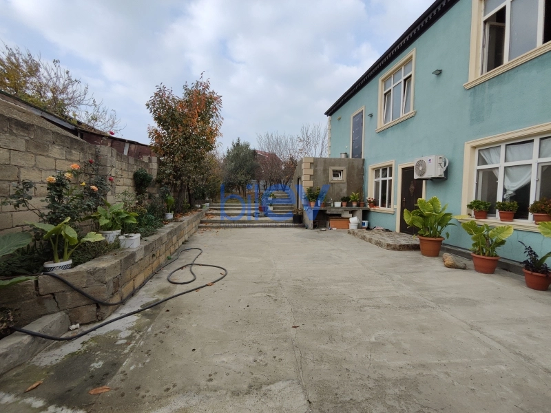 Satış 14 otaqlı Həyət evi  330m², Bakı