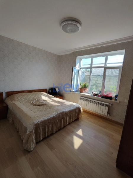 Satış 14 otaqlı Həyət evi  330m², Bakı