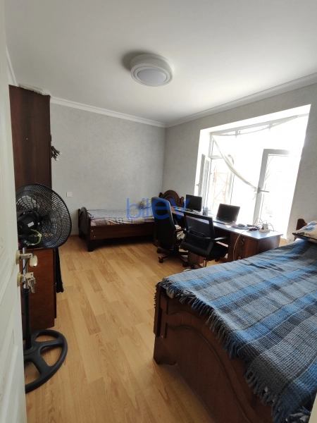 Satış 14 otaqlı Həyət evi  330m², Bakı
