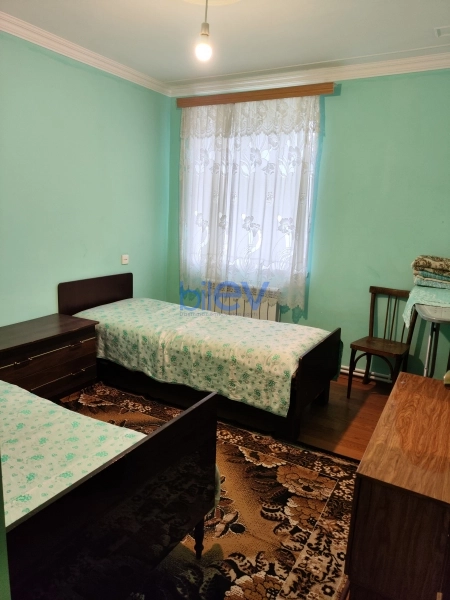 Satış 14 otaqlı Həyət evi  330m², Bakı
