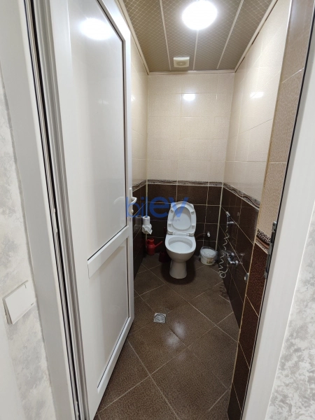 Satış 14 otaqlı Həyət evi  330m², Bakı
