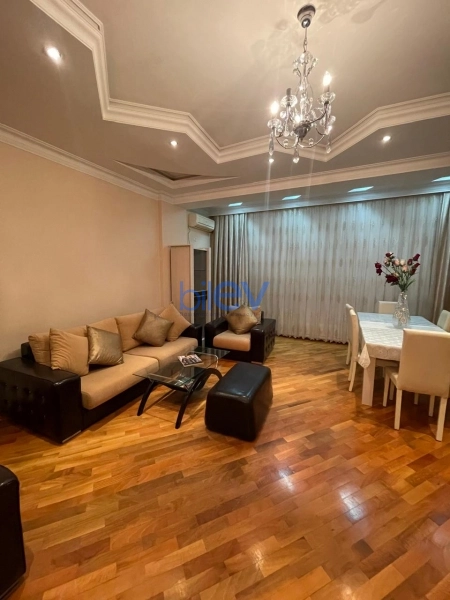 Aylıq Kirayə 4 otaqlı Yeni Tikili bina evi  168m², Bakı
