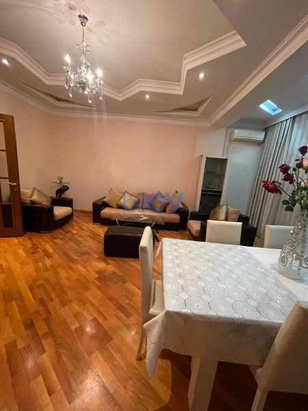 Aylıq Kirayə 4 otaqlı Yeni Tikili bina evi  168m², Bakı