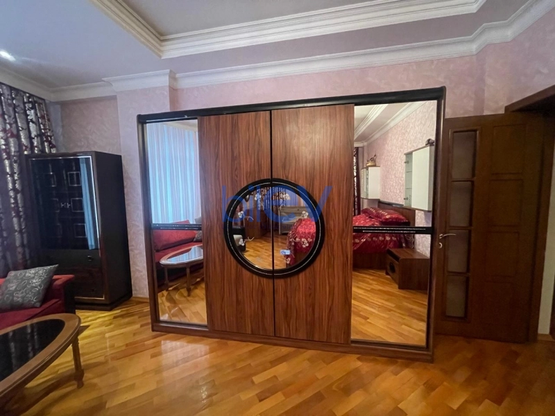 Aylıq Kirayə 4 otaqlı Yeni Tikili bina evi  168m², Bakı